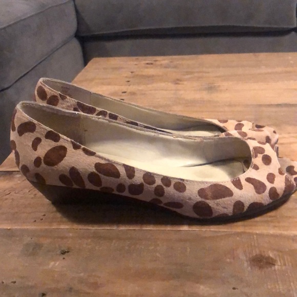 Steve Madden Calf Hair Peep Toe 1” mini wedge - Picture 1 of 8
